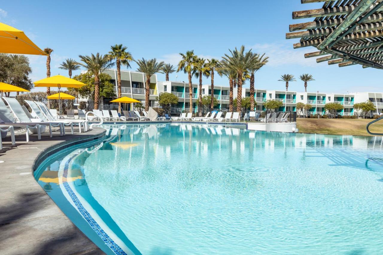 לייק הבאסו סיטי The Nautical Beachfront Resort מראה חיצוני תמונה