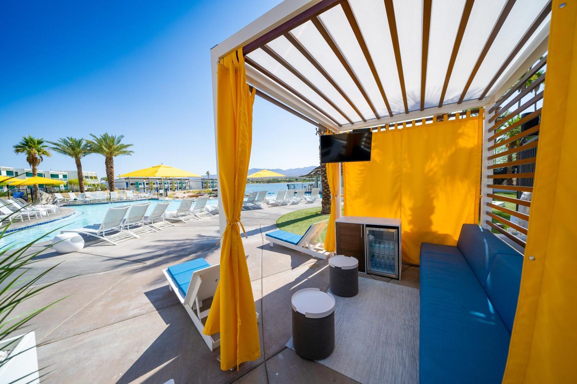 לייק הבאסו סיטי The Nautical Beachfront Resort מראה חיצוני תמונה