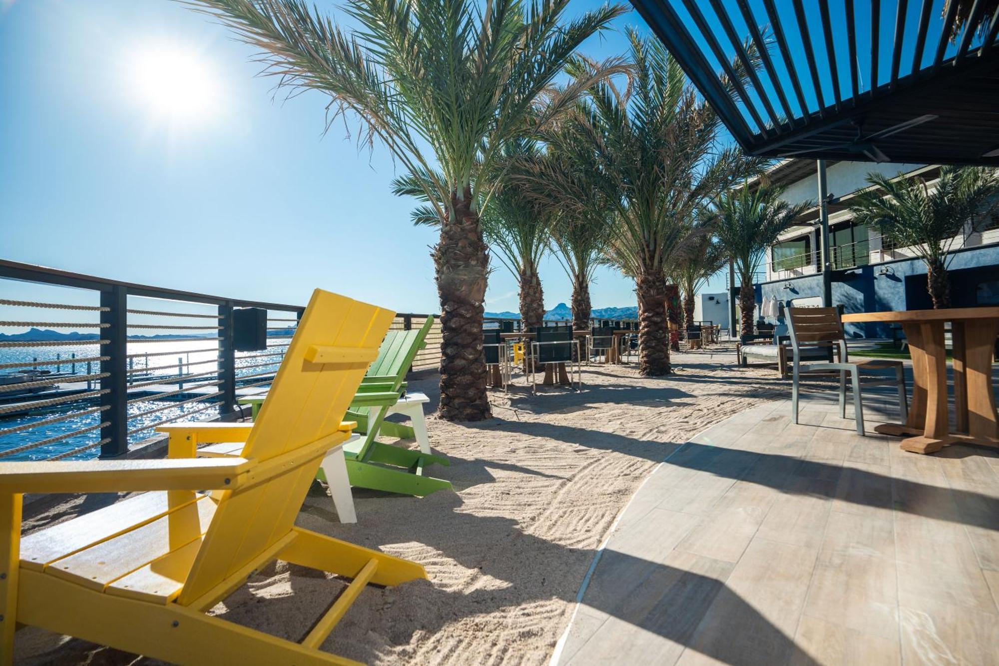 לייק הבאסו סיטי The Nautical Beachfront Resort מראה חיצוני תמונה
